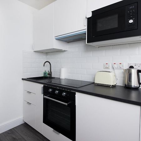 Ferienwohnung Guestready - Monochromatic Retreat Liverpool Exterior foto