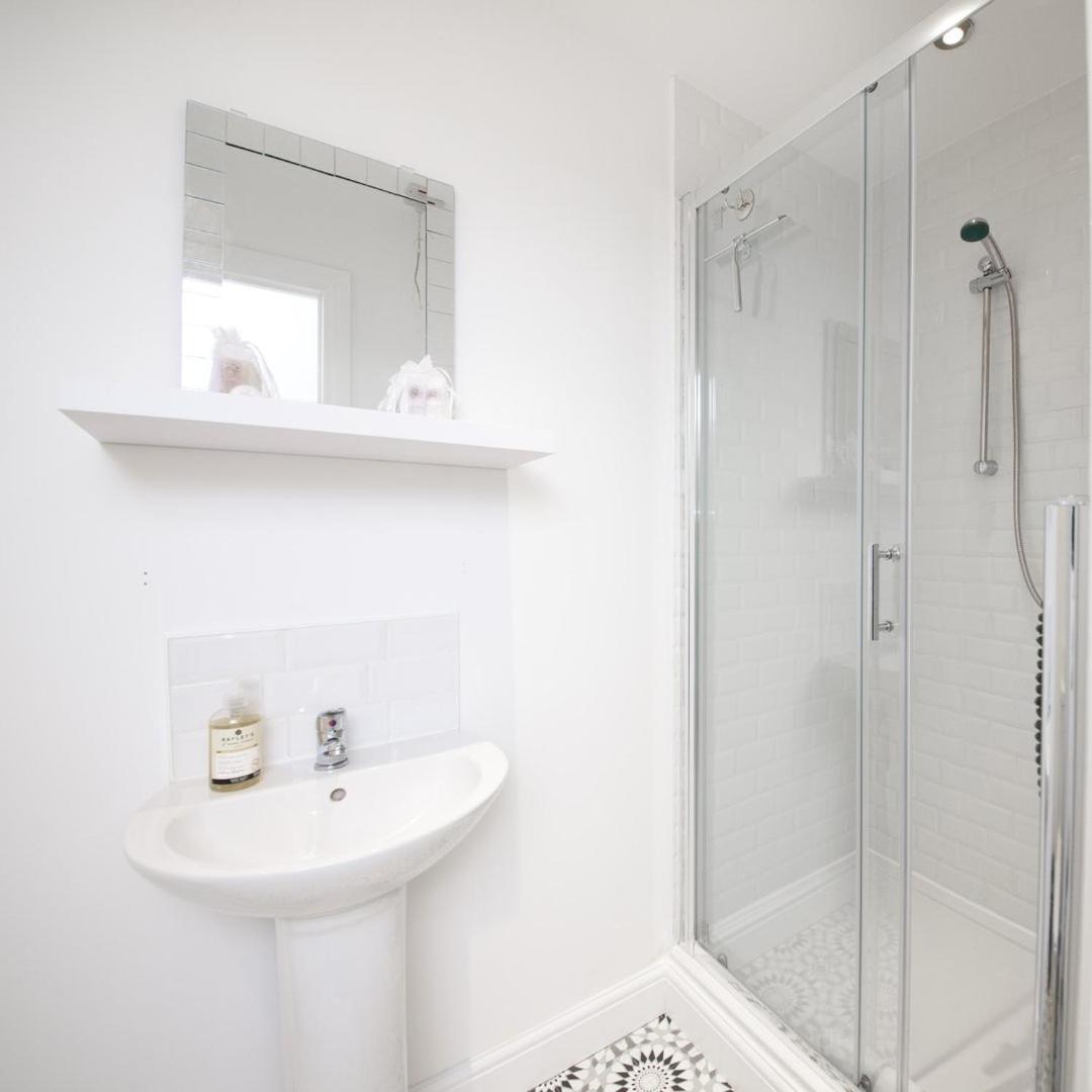 Ferienwohnung Guestready - Monochromatic Retreat Liverpool Exterior foto