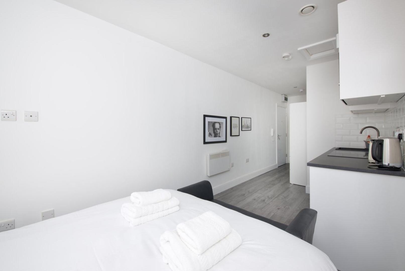 Ferienwohnung Guestready - Monochromatic Retreat Liverpool Exterior foto